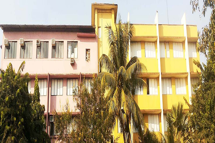 https://cache.careers360.mobi/media/colleges/social-media/media-gallery/26812/2019/11/13/Campus-View of Akbar Peerbhoy College of Commerce and Economics Mumbai_Campus-View.png